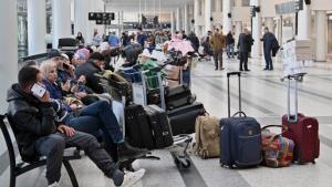 حرب إيران تلغي 12 ألف رحلة.. هذه توجهات شركات الطيران بالشرق الأوسط - economic | ايكونوميك